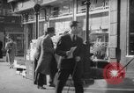 Standbild Zeitung abgewürgt New York City USA, 1940, aus Sekunde 25 historischem Filmmaterial Videoclip 65675054141