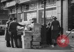 Standbild Zeitung abgewürgt New York City USA, 1940, aus Sekunde 37 historischem Filmmaterial Videoclip 65675054141