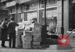 Standbild Zeitung abgewürgt New York City USA, 1940, aus Sekunde 40 historischem Filmmaterial Videoclip 65675054141