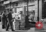 Standbild Zeitung abgewürgt New York City USA, 1940, aus Sekunde 42 historischem Filmmaterial Videoclip 65675054141