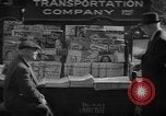 Standbild Zeitung abgewürgt New York City USA, 1940, aus Sekunde 45 historischem Filmmaterial Videoclip 65675054141