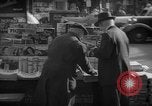 Standbild Zeitung abgewürgt New York City USA, 1940, aus Sekunde 48 historischem Filmmaterial Videoclip 65675054141