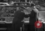 Standbild Zeitung abgewürgt New York City USA, 1940, aus Sekunde 49 historischem Filmmaterial Videoclip 65675054141
