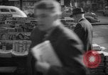 Standbild Zeitung abgewürgt New York City USA, 1940, aus Sekunde 50 historischem Filmmaterial Videoclip 65675054141