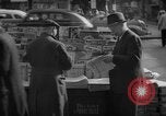 Standbild Zeitung abgewürgt New York City USA, 1940, aus Sekunde 54 historischem Filmmaterial Videoclip 65675054141