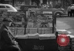 Standbild Zeitung abgewürgt New York City USA, 1940, aus Sekunde 60 historischem Filmmaterial Videoclip 65675054141