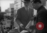 Standbild Zeitung abgewürgt New York City USA, 1940, aus Sekunde 62 historischem Filmmaterial Videoclip 65675054141