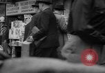 Immagine di Giornale si spegne New York City USA, 1940, secondo 5 filmato di repertorio 65675054143