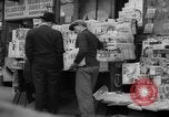 Immagine di Giornale si spegne New York City USA, 1940, secondo 18 filmato di repertorio 65675054143