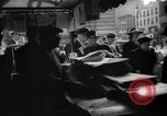 Immagine di Giornale si spegne New York City USA, 1940, secondo 43 filmato di repertorio 65675054143