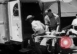 Image hospital chariot Okinawa îles Ryukyu, 1955, de la seconde 19 séquences d'archives historiques vidéo 65675054148