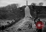 Standbild Frühe Skispringen Cary Illinois USA, 1932, aus Sekunde 12 historischem Filmmaterial Videoclip 65675054198