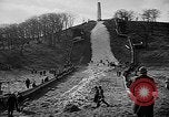 Standbild Frühe Skispringen Cary Illinois USA, 1932, aus Sekunde 13 historischem Filmmaterial Videoclip 65675054198