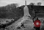 Standbild Frühe Skispringen Cary Illinois USA, 1932, aus Sekunde 14 historischem Filmmaterial Videoclip 65675054198