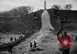 Standbild Frühe Skispringen Cary Illinois USA, 1932, aus Sekunde 15 historischem Filmmaterial Videoclip 65675054198