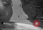 Standbild Frühe Skispringen Cary Illinois USA, 1932, aus Sekunde 29 historischem Filmmaterial Videoclip 65675054198
