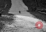 Standbild Frühe Skispringen Cary Illinois USA, 1932, aus Sekunde 31 historischem Filmmaterial Videoclip 65675054198