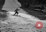 Standbild Frühe Skispringen Cary Illinois USA, 1932, aus Sekunde 33 historischem Filmmaterial Videoclip 65675054198