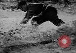 Standbild Frühe Skispringen Cary Illinois USA, 1932, aus Sekunde 35 historischem Filmmaterial Videoclip 65675054198