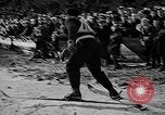 Standbild Frühe Skispringen Cary Illinois USA, 1932, aus Sekunde 38 historischem Filmmaterial Videoclip 65675054198