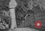 Standbild Frühe Skispringen Cary Illinois USA, 1932, aus Sekunde 43 historischem Filmmaterial Videoclip 65675054198