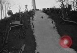 Standbild Frühe Skispringen Cary Illinois USA, 1932, aus Sekunde 60 historischem Filmmaterial Videoclip 65675054198