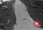 Standbild Frühe Skispringen Cary Illinois USA, 1932, aus Sekunde 62 historischem Filmmaterial Videoclip 65675054198
