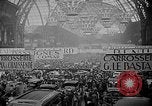 Standbild Automobile Show Paris Frankreich, 1938, aus Sekunde 6 historischem Filmmaterial Videoclip 65675054209