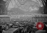 Standbild Automobile Show Paris Frankreich, 1938, aus Sekunde 8 historischem Filmmaterial Videoclip 65675054209