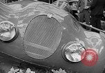 Standbild Automobile Show Paris Frankreich, 1938, aus Sekunde 20 historischem Filmmaterial Videoclip 65675054209