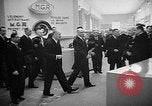 Standbild Automobile Show Paris Frankreich, 1938, aus Sekunde 21 historischem Filmmaterial Videoclip 65675054209
