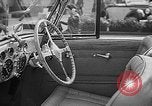 Standbild Automobile Show Paris Frankreich, 1938, aus Sekunde 30 historischem Filmmaterial Videoclip 65675054209