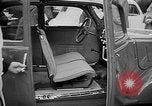 Standbild Automobile Show Paris Frankreich, 1938, aus Sekunde 37 historischem Filmmaterial Videoclip 65675054209