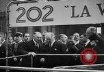 Standbild Automobile Show Paris Frankreich, 1938, aus Sekunde 43 historischem Filmmaterial Videoclip 65675054209