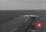 Standbild USS Shangri La Atlantik, 1960, aus Sekunde 30 historischem Filmmaterial Videoclip 65675054252