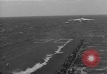 Standbild USS Shangri La Atlantik, 1960, aus Sekunde 32 historischem Filmmaterial Videoclip 65675054252
