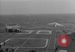 Standbild USS Shangri La Atlantik, 1960, aus Sekunde 45 historischem Filmmaterial Videoclip 65675054252