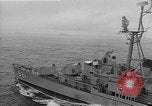 Standbild USS Shangri La Atlantik, 1960, aus Sekunde 62 historischem Filmmaterial Videoclip 65675054252