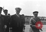 Standbild General Adolf Heusinger Marburg Deutschland, 1955, aus Sekunde 31 historischem Filmmaterial Videoclip 65675054265