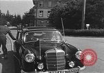 Standbild General Adolf Heusinger Marburg Deutschland, 1955, aus Sekunde 37 historischem Filmmaterial Videoclip 65675054265