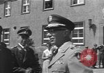 Standbild General Adolf Heusinger Marburg Deutschland, 1955, aus Sekunde 52 historischem Filmmaterial Videoclip 65675054265