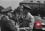 Standbild General Adolf Heusinger Marburg Deutschland, 1955, aus Sekunde 59 historischem Filmmaterial Videoclip 65675054265