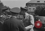 Standbild General Adolf Heusinger Marburg Deutschland, 1955, aus Sekunde 60 historischem Filmmaterial Videoclip 65675054265