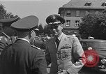 Standbild General Adolf Heusinger Marburg Deutschland, 1955, aus Sekunde 61 historischem Filmmaterial Videoclip 65675054265