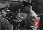 Standbild General Adolf Heusinger Marburg Deutschland, 1955, aus Sekunde 62 historischem Filmmaterial Videoclip 65675054265