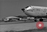 Standbild C-124 Globemaster Beirut Libanon, 1958, aus Sekunde 30 historischem Filmmaterial Videoclip 65675054266