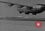 Standbild C-124 Globemaster Beirut Libanon, 1958, aus Sekunde 40 historischem Filmmaterial Videoclip 65675054266
