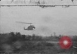 Standbild Anfrage Gruppe My Lai Süd Vietnam, 1969, aus Sekunde 1 historischem Filmmaterial Videoclip 65675054276