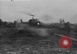 Standbild Anfrage Gruppe My Lai Süd Vietnam, 1969, aus Sekunde 7 historischem Filmmaterial Videoclip 65675054276