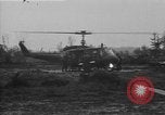 Standbild Anfrage Gruppe My Lai Süd Vietnam, 1969, aus Sekunde 12 historischem Filmmaterial Videoclip 65675054276